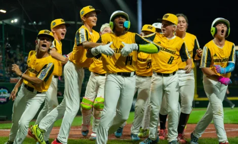 Phenix City thumps California in four innings 12-2 to advance at LLWS